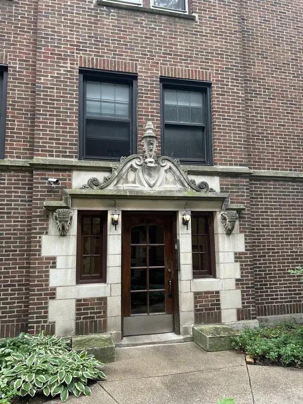 5463 S Ingleside AVE #3E, Chicago, IL 60615