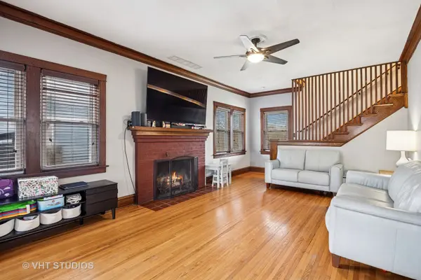 844 Prospect ST, Elgin, IL 60644