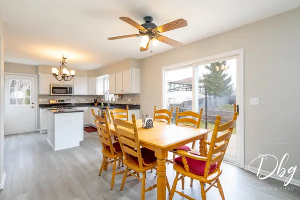 694 Chippewa CIR Round Lake Heights, IL 60073