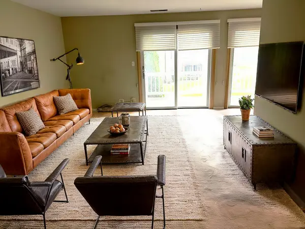 2160 Lancaster CIR #4-202C, Naperville, IL 60565