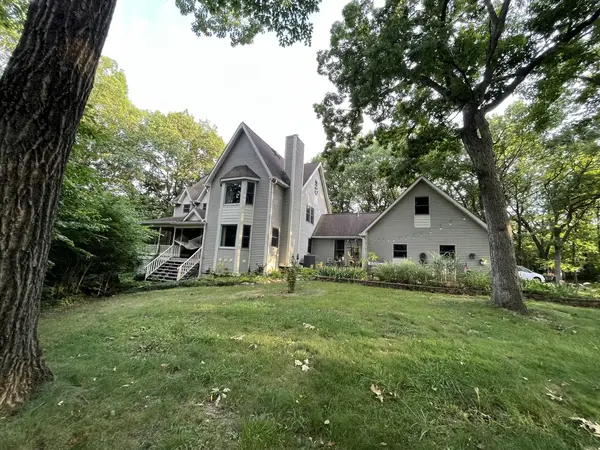 1240 N Forest AVE, Spring Grove, IL 60081