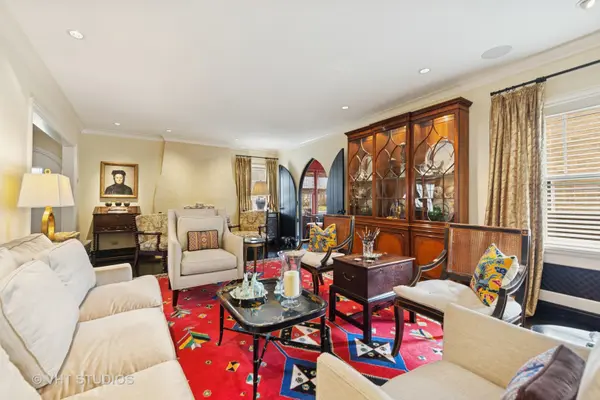 2448 Lincolnwood DR Evanston, IL 60201
