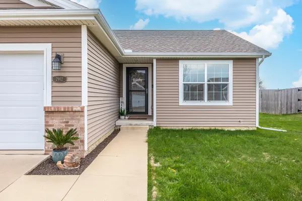2912 Conlor DR, Bloomington, IL 61704