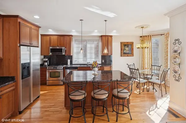 8308 Mango AVE, Morton Grove, IL 60053