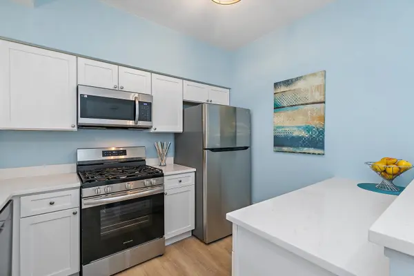 300 Hunterdon CT, Schaumburg, IL 60194