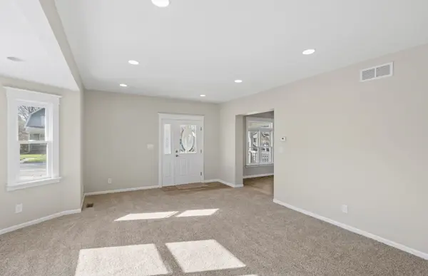 109 W Sumner AVE, Peotone, IL 60468