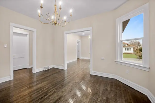 11212 S Hermosa AVE Chicago, IL 60643