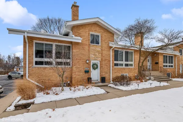 1525 N Arlington Heights RD #D, Arlington Heights, IL 60004