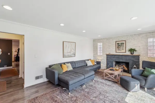 8330 Keystone AVE, Skokie, IL 60076