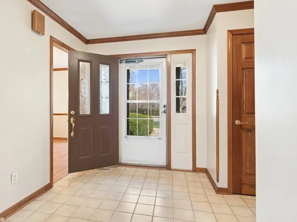 974 Lockwood LN, Batavia, IL 60510