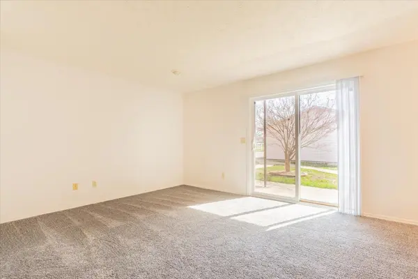 14 Canterbury CT #23, Bloomington, IL 61701