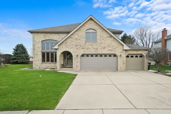 19902 Green Meadows Pkwy, Mokena, IL 60448