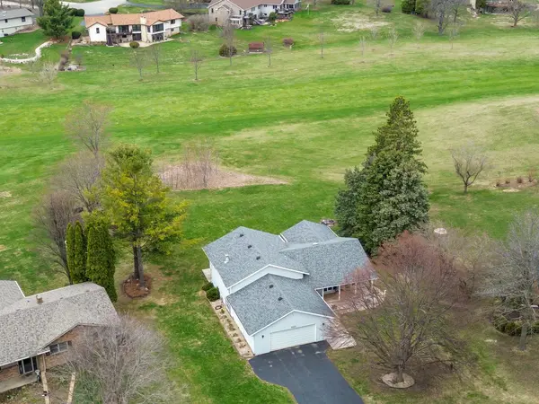 12520 Greensview CIR, Roscoe, IL 61073