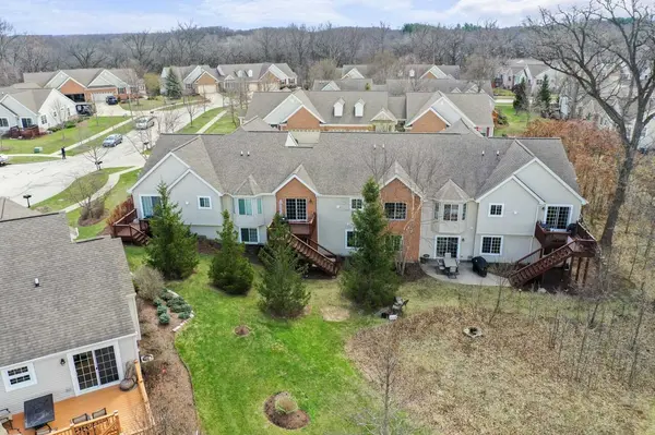 68 Tall Grass CT, Streamwood, IL 60107