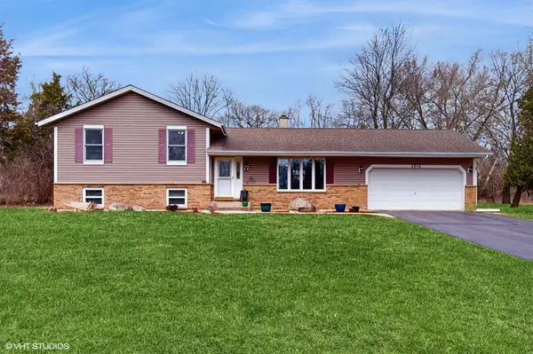 2606 Martin DR,  Spring Grove,  IL 60081