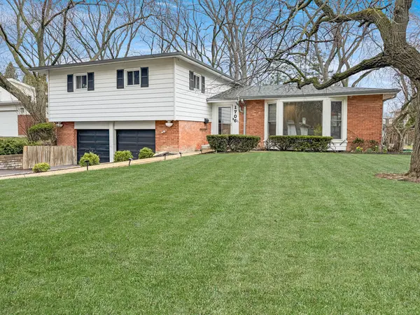 1706 Garand DR, Deerfield, IL 60015