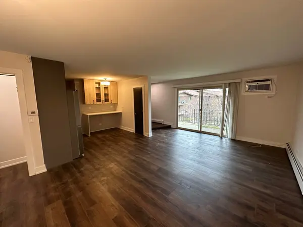 2520 WATERBURY DR, Woodridge, IL 60517