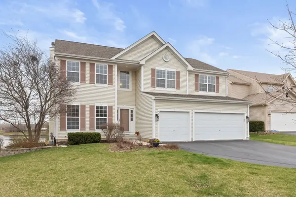 335 Cross Creek LN, Lindenhurst, IL 60046
