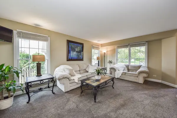 1427 Steeplechase RD, Bartlett, IL 60103