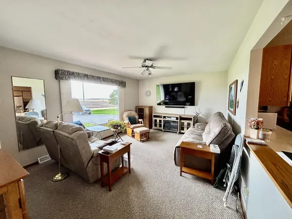 2445 Graham RD, Belvidere, IL 61008