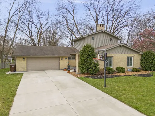 716 Tanglewood LN, Frankfort, IL 60423