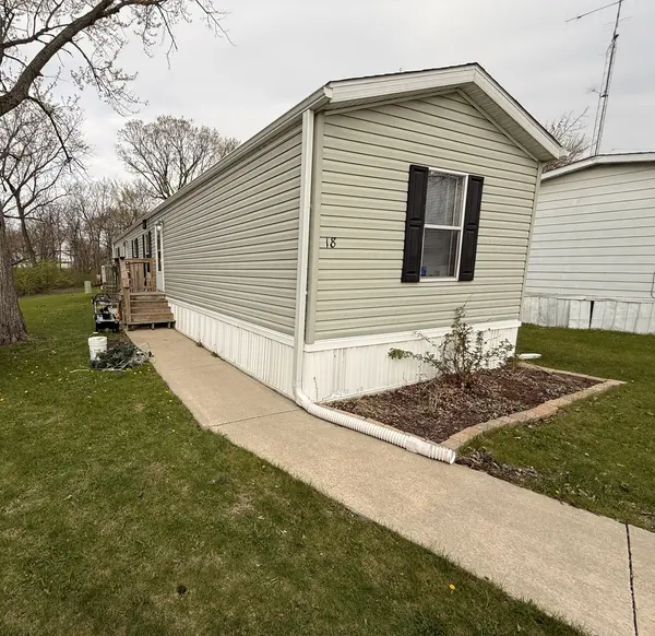 18 Olive ST, Minooka, IL 60447