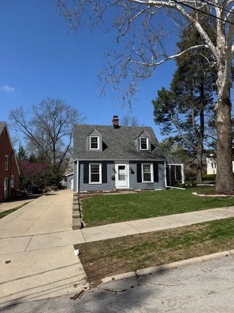 12 Norbloom AVE, Bloomington, IL 61701