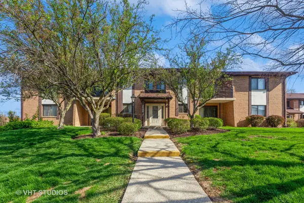 2228 Wharf DR #1401, Woodridge, IL 60517