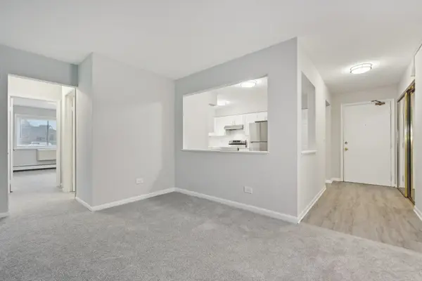 2226 S Goebbert RD #172, Arlington Heights, IL 60005