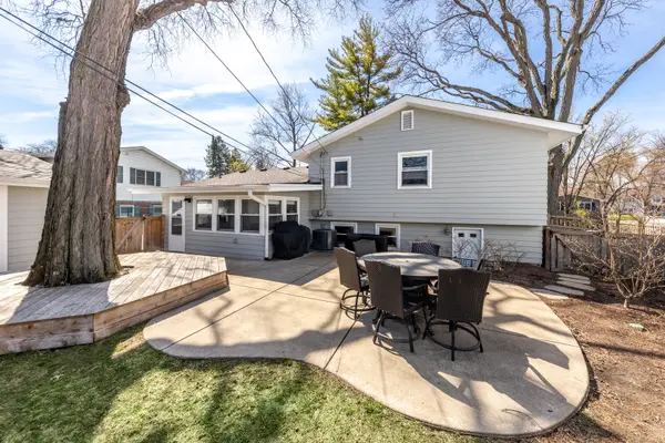 736 Willow RD, Naperville, IL 60540