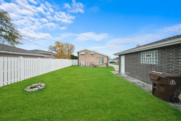 8836 McVicker AVE, Oak Lawn, IL 60453
