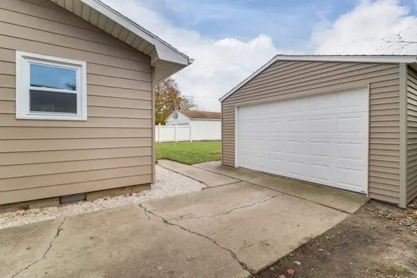 1805 E Lincoln ST, Bloomington, IL 61701