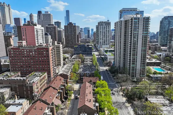 1340 N Sutton PL, Chicago, IL 60610
