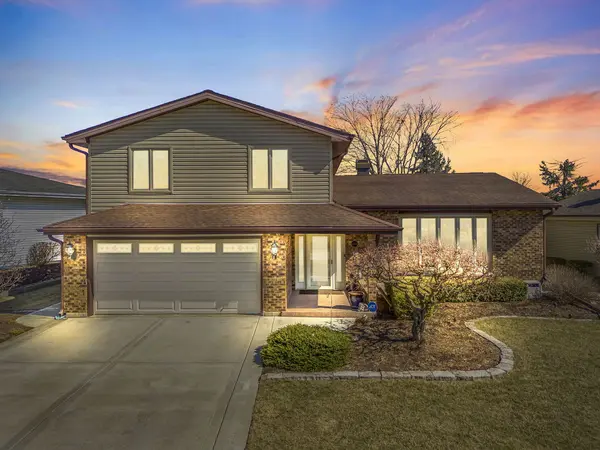 1221 N Hickory TRL, Addison, IL 60101
