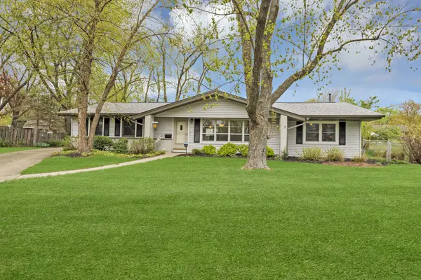 111 Westover CT, Schaumburg, IL 60193