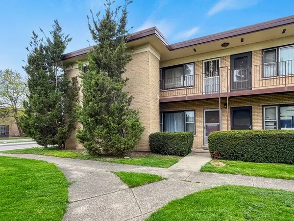 34 King Arthur CT #2, Northlake, IL 60164