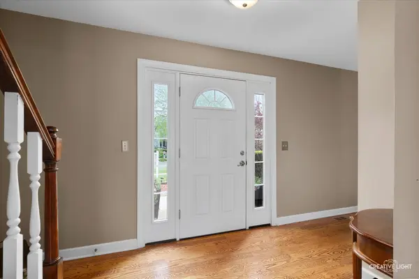 2441 Newport DR, Naperville, IL 60565