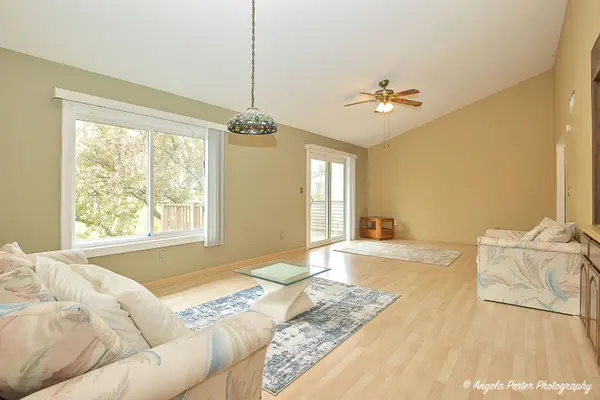 414 Waters Edge DR #C, Mchenry, IL 60050
