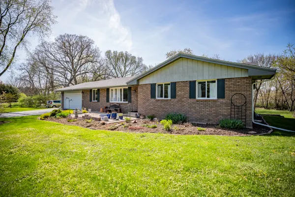 5968 E Bradley RD, Byron, IL 61010