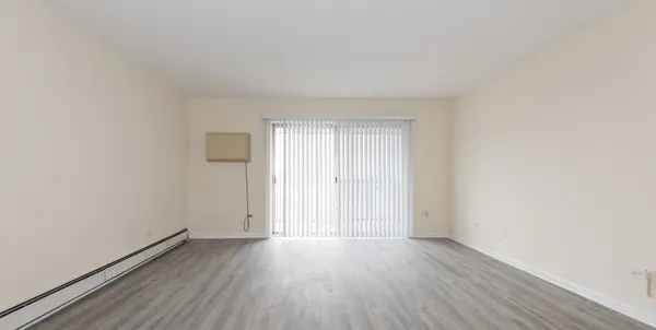 2218 S Goebbert RD #487, Arlington Heights, IL 60005
