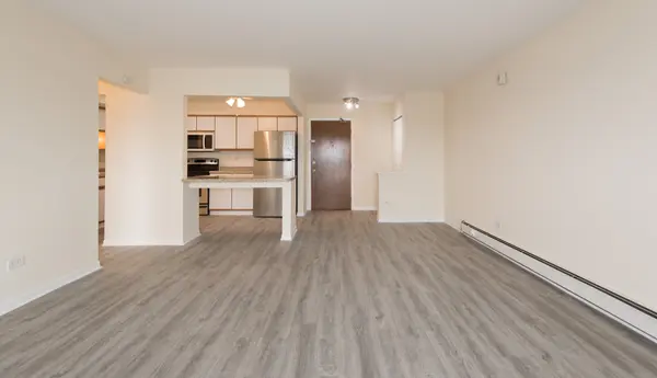 2218 S Goebbert RD #487, Arlington Heights, IL 60005