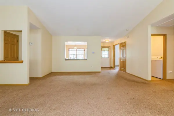 23 S Hankes RD, Aurora, IL 60506