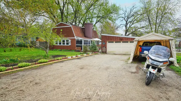 23233 W North Lakewood LN, Lake Zurich, IL 60047