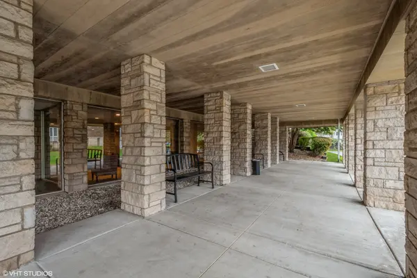2400 W ARCHBURY LN #3E, Park Ridge, IL 60068