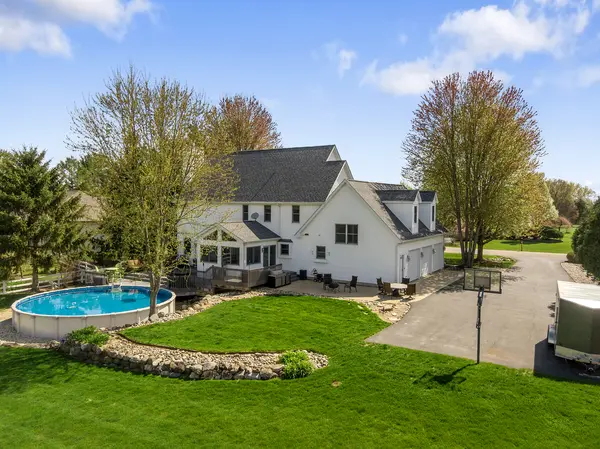 9103 Bentley LN, Spring Grove, IL 60081