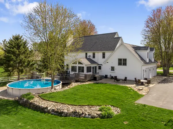 9103 Bentley LN, Spring Grove, IL 60081