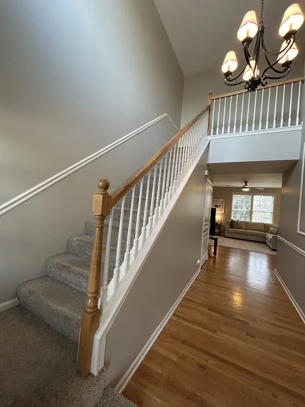 1190 Grand Cypress CT, Aurora, IL 60502