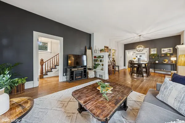 114 S Loomis ST, Naperville, IL 60540