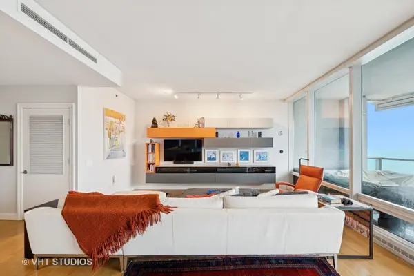 340 E RANDOLPH ST #4606, Chicago, IL 60601