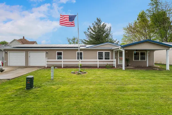 315 S Pine ST, Arcola, IL 61910